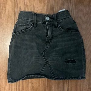 old navy adjustable jean skirt with one hole that’s very small